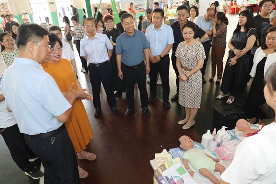 说明: E:\教务处\2023年春季学期\办学成果展\宣传报道\展台展板-学生\7C1A0864.JPG